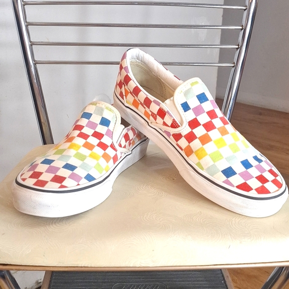 Vans Shoes - EUC Women's Rainbow 🌈 Checkered Van's Slip On Sneakers